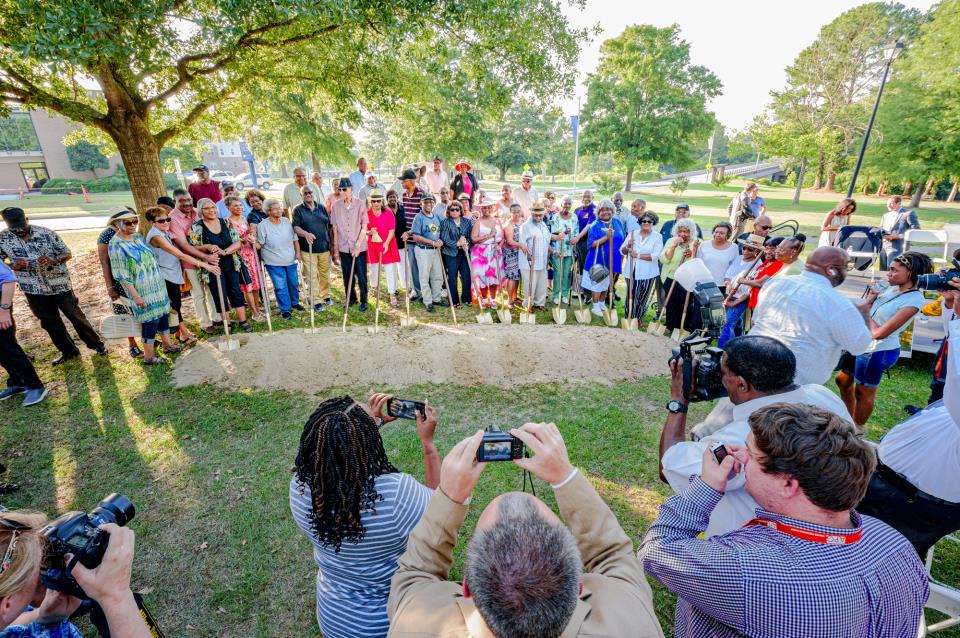 Sycamore Hill Church Members Groundbreaking